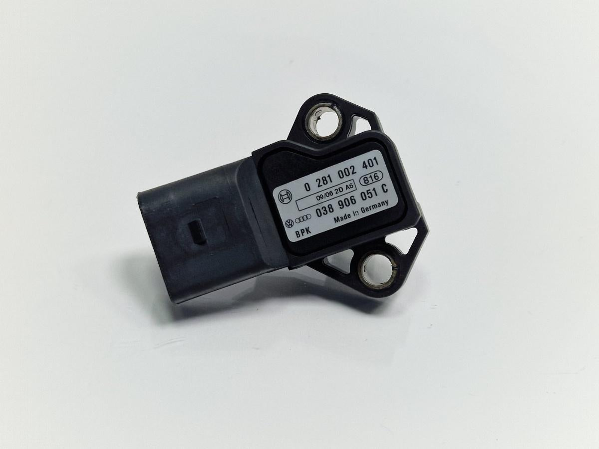 Senzor de presiune aer VOLKSWAGEN TOUAREG 7LA, 7L6, 7L7 2002 - 2013 2.5 R5 TDI BAC, BPE BOSCH 0281002401 038906051C