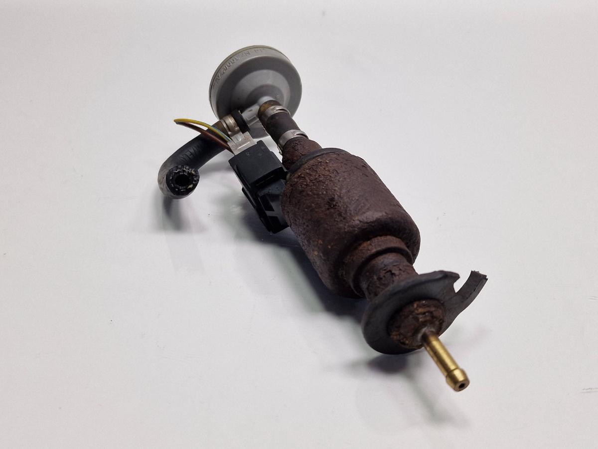 Pompa combustibil Webasto VOLKSWAGEN TOUAREG 7LA, 7L6, 7L7 2002 - 2013 2.5 R5 TDI BAC, BPE 7L0819827B
