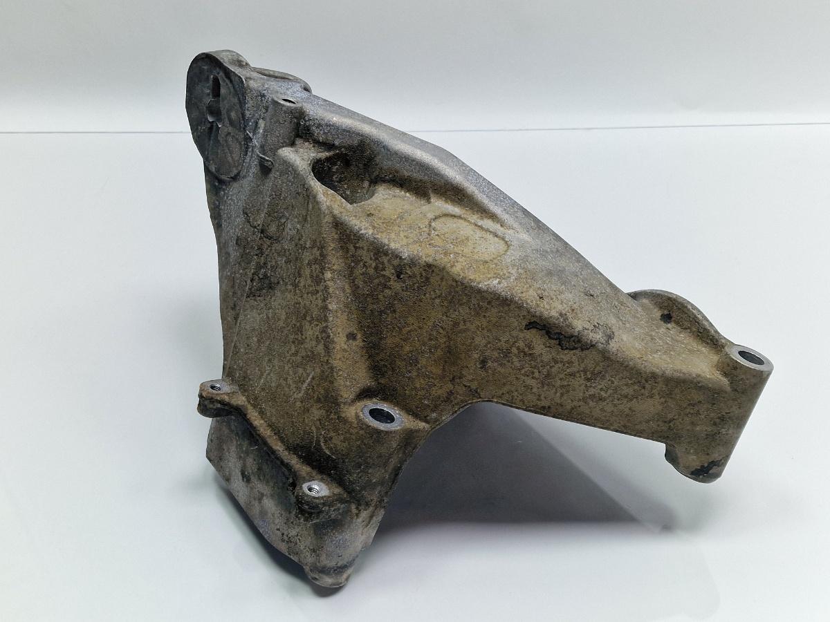 Suport motor stanga VOLKSWAGEN TOUAREG 7LA, 7L6, 7L7 2002 - 2013 2.5 R5 TDI BAC, BPE 070199307B