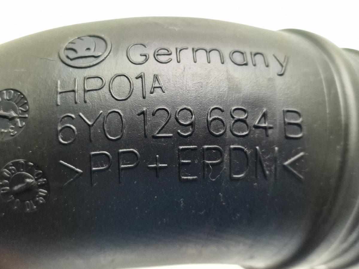 Furtun admisie aer SKODA FABIA II 542 2006 - 2014 1.2 1.2 1.2 BBM, CHFA 6Y0129684B