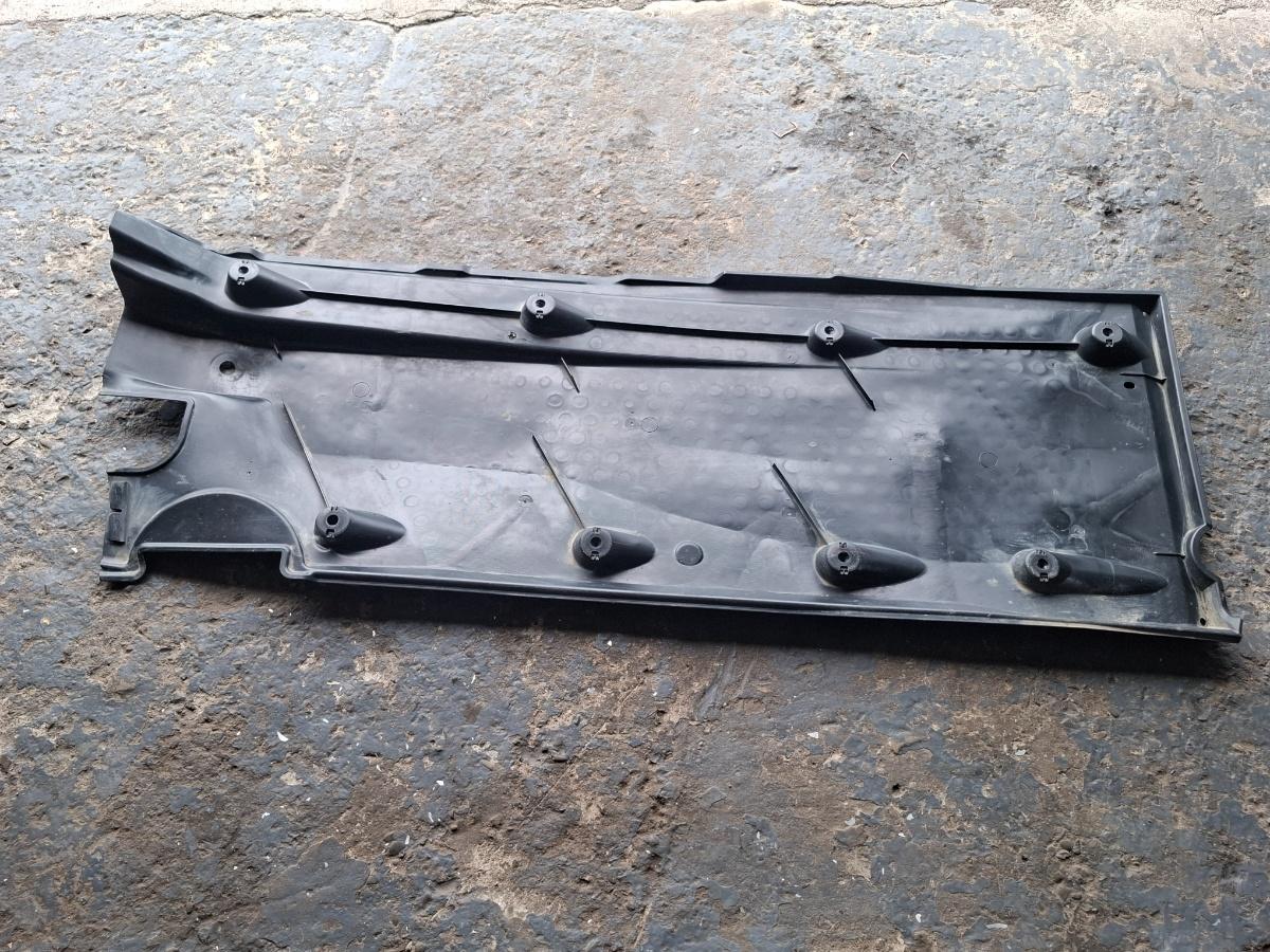 Scut protectie sub caroserie stanga VOLKSWAGEN TIGUAN 5N_ 2007 -> 2.0 TDI CBAB, CFFB 5N0825201B