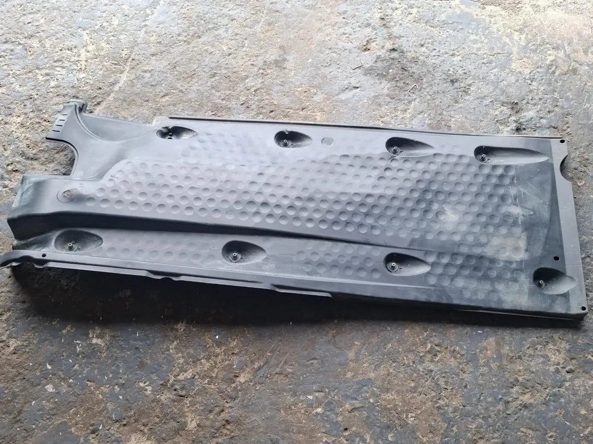 Scut protectie sub caroserie stanga VOLKSWAGEN TIGUAN 5N_ 2007 -> 2.0 TDI CBAB, CFFB 5N0825201B