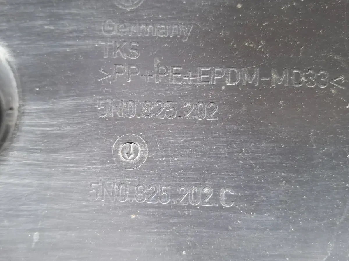 Scut protectie sub caroserie dreapta VOLKSWAGEN TIGUAN 5N_ 2007 -> 2.0 TDI CBAB, CFFB 5N0825202C