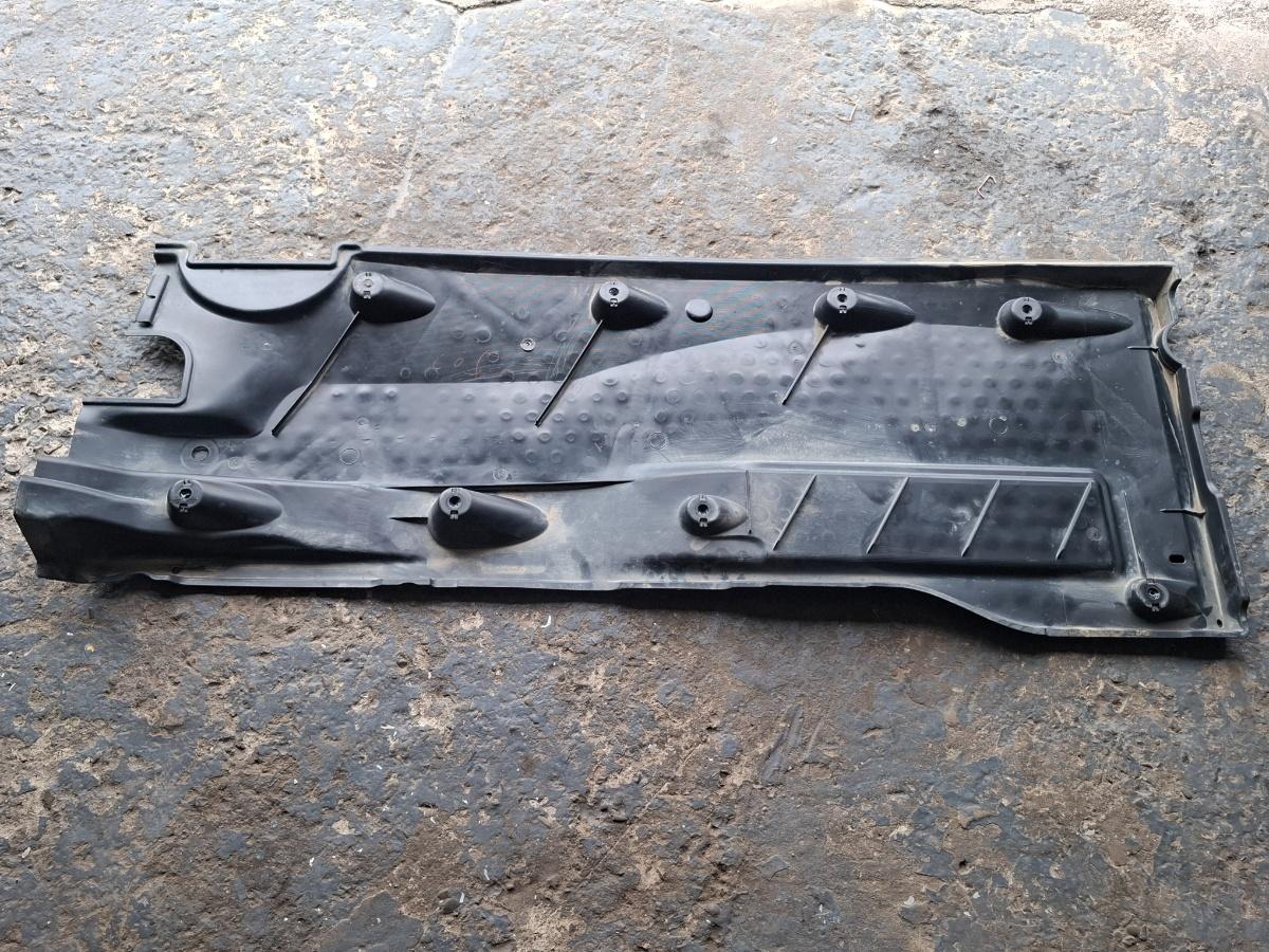 Scut protectie sub caroserie dreapta VOLKSWAGEN TIGUAN 5N_ 2007 -> 2.0 TDI CBAB, CFFB 5N0825202C