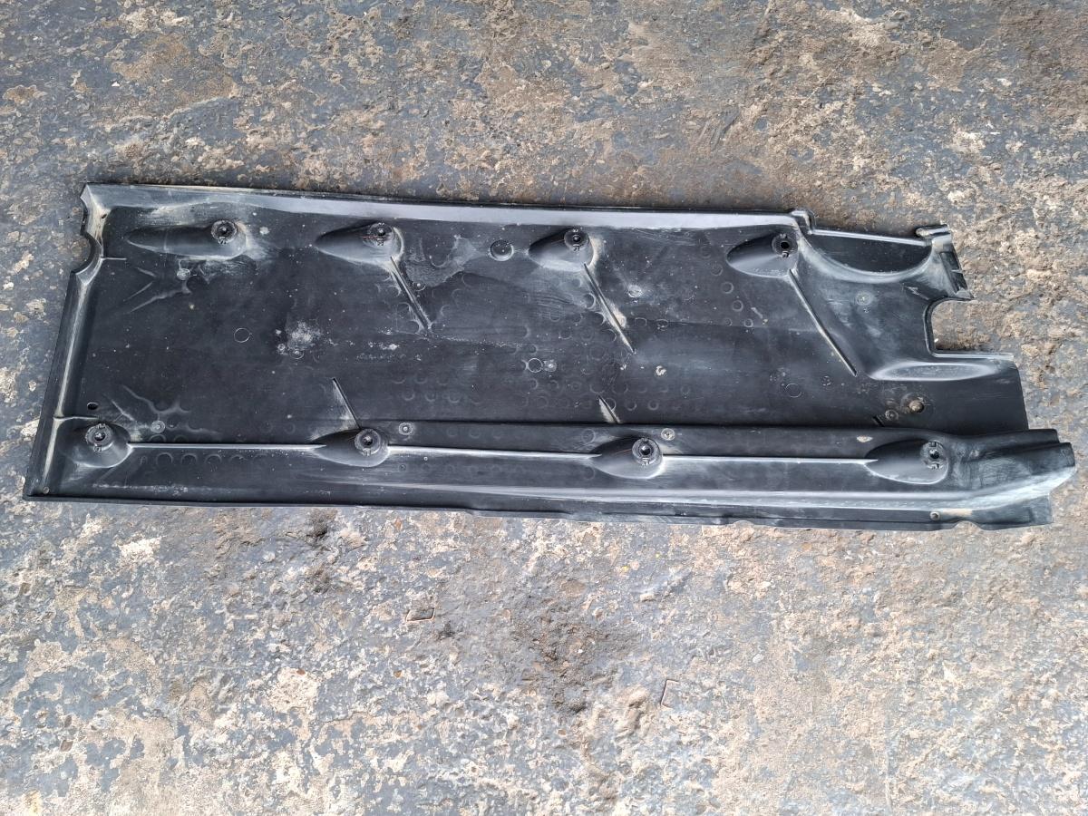 Scut protectie sub caroserie stanga VOLKSWAGEN TIGUAN 5N_ 2007 -> 2.0 TDI CBAB, CFFB 5N0825201B