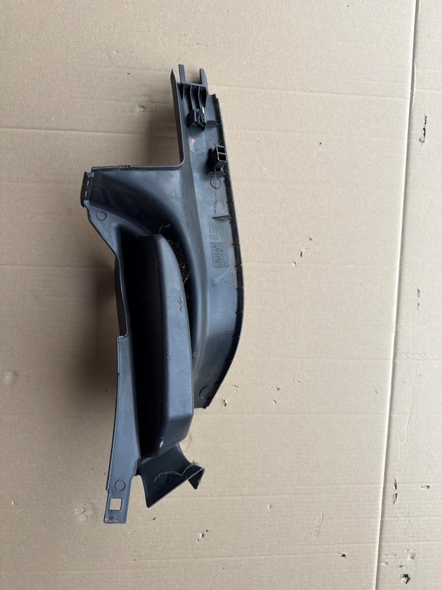 Ornament inferior lateral bancheta spate stanga VOLKSWAGEN TIGUAN 5N_ 2007 -> 2.0 TDI CBAB, CFFB 5N0868269