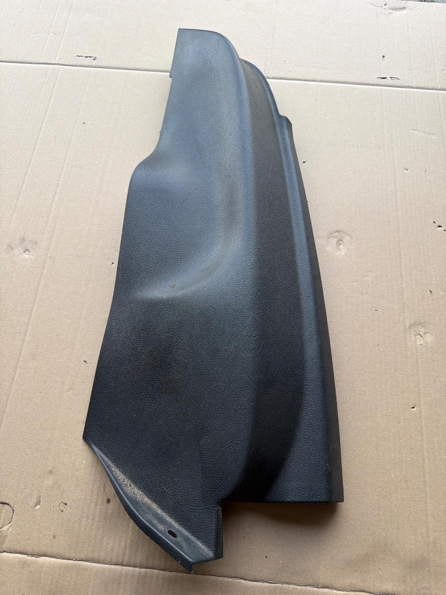 Ornament inferior lateral bancheta spate stanga VOLKSWAGEN TIGUAN 5N_ 2007 -> 2.0 TDI CBAB, CFFB 5N0867765