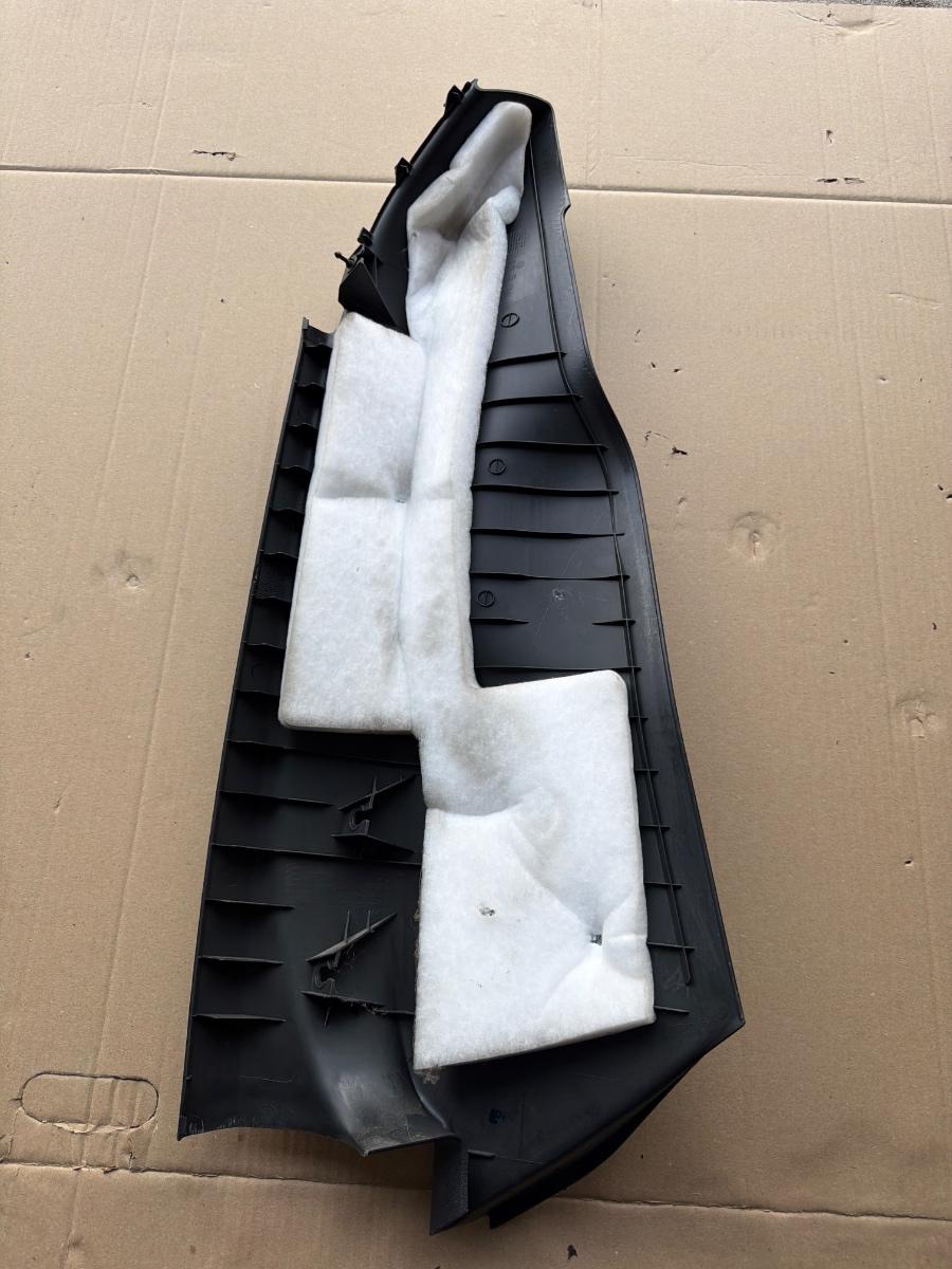Ornament inferior lateral bancheta spate stanga VOLKSWAGEN TIGUAN 5N_ 2007 -> 2.0 TDI CBAB, CFFB 5N0867765