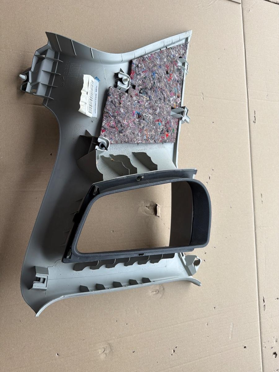 Ornament stalp (D) (superior) stanga VOLKSWAGEN TIGUAN 5N_ 2007 -> 2.0 TDI CBAB, CFFB 5N0867287D