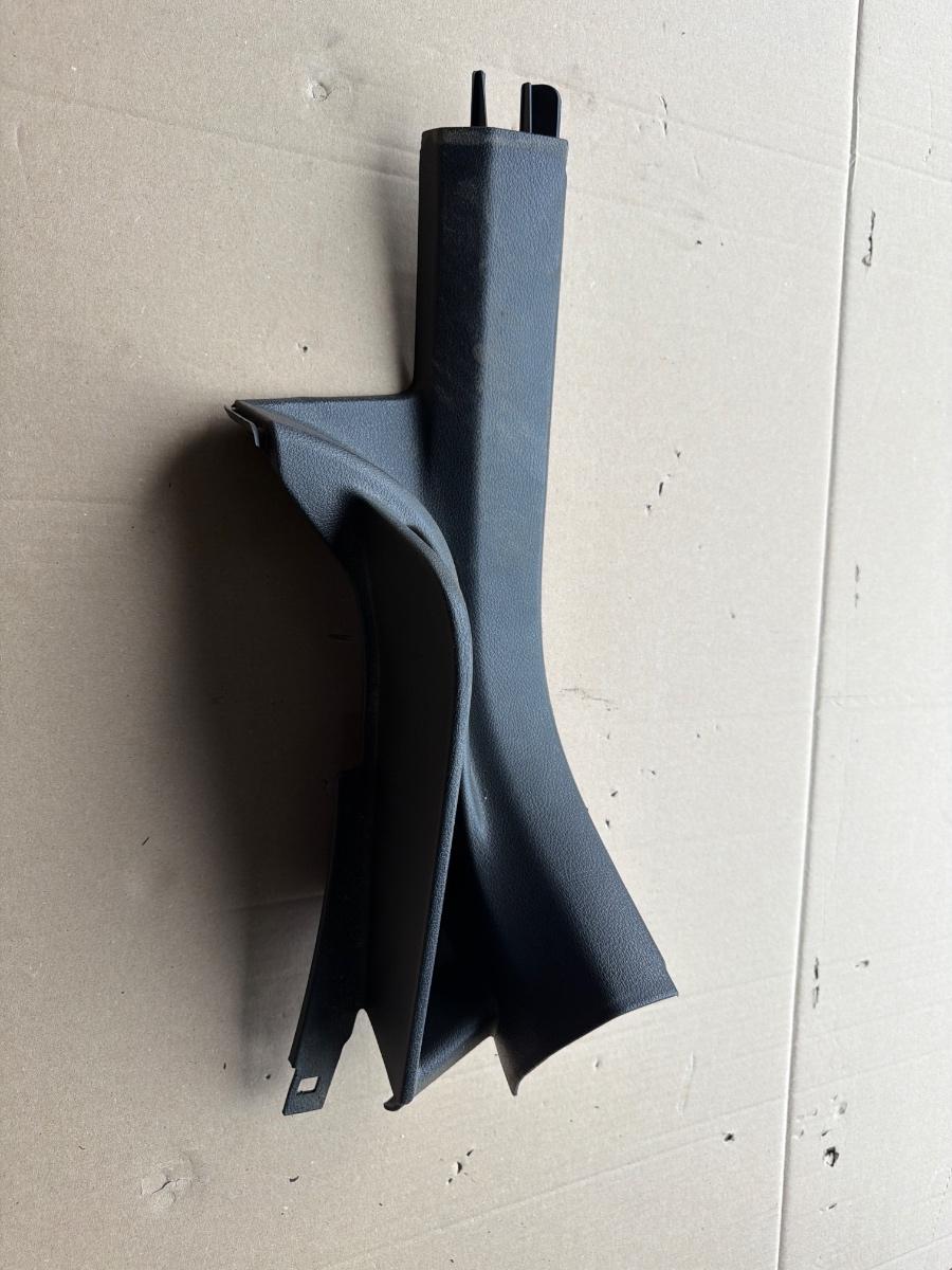Element decorativ praguri stalp dreapta spate VOLKSWAGEN TIGUAN 5N_ 2007 -> 2.0 TDI CBAB, CFFB 5N0868270
