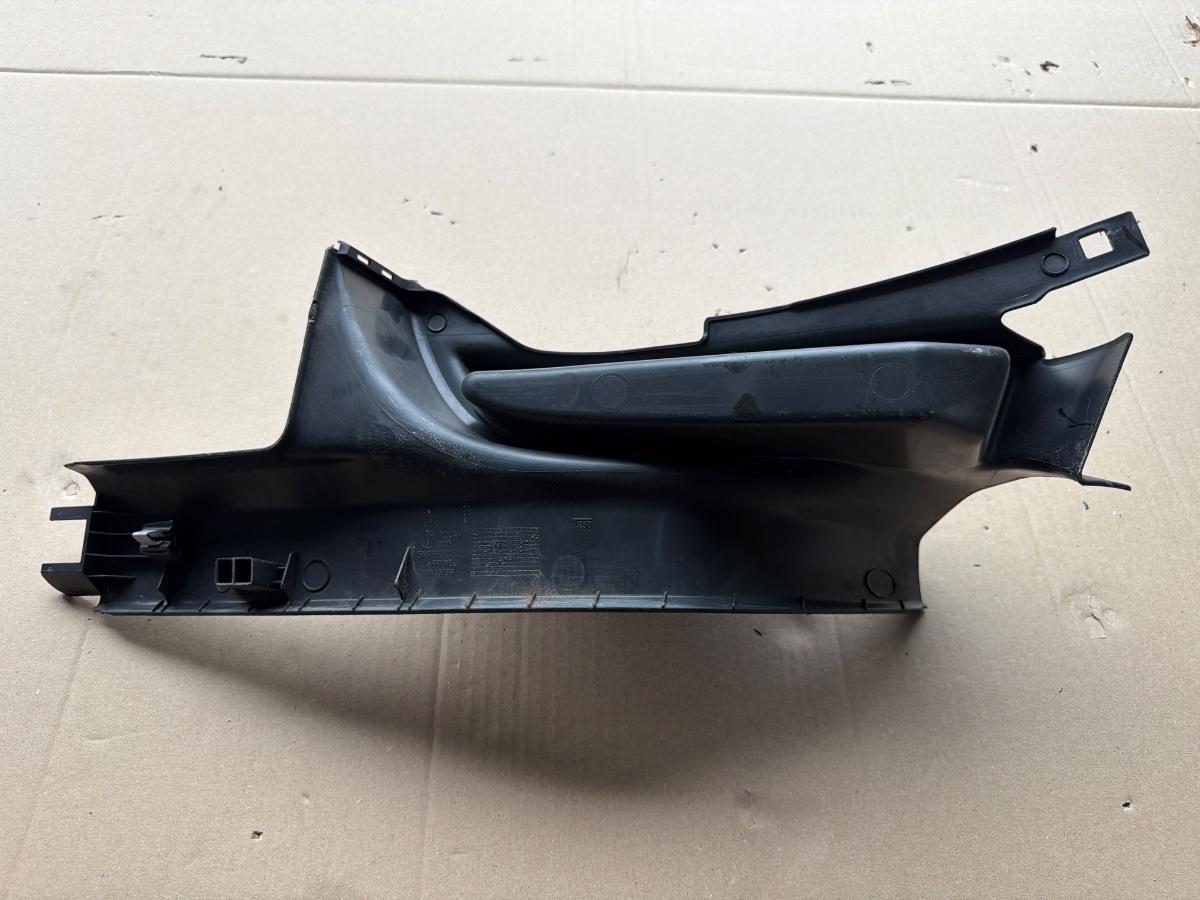 Element decorativ praguri stalp dreapta spate VOLKSWAGEN TIGUAN 5N_ 2007 -> 2.0 TDI CBAB, CFFB 5N0868270