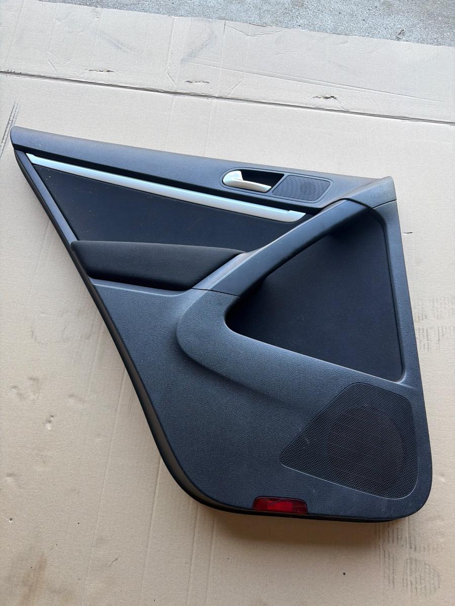 Tapiterie panou portiera spate stanga VOLKSWAGEN TIGUAN 5N_ 2007 -> 2.0 TDI CBAB, CFFB 5N0839113AE