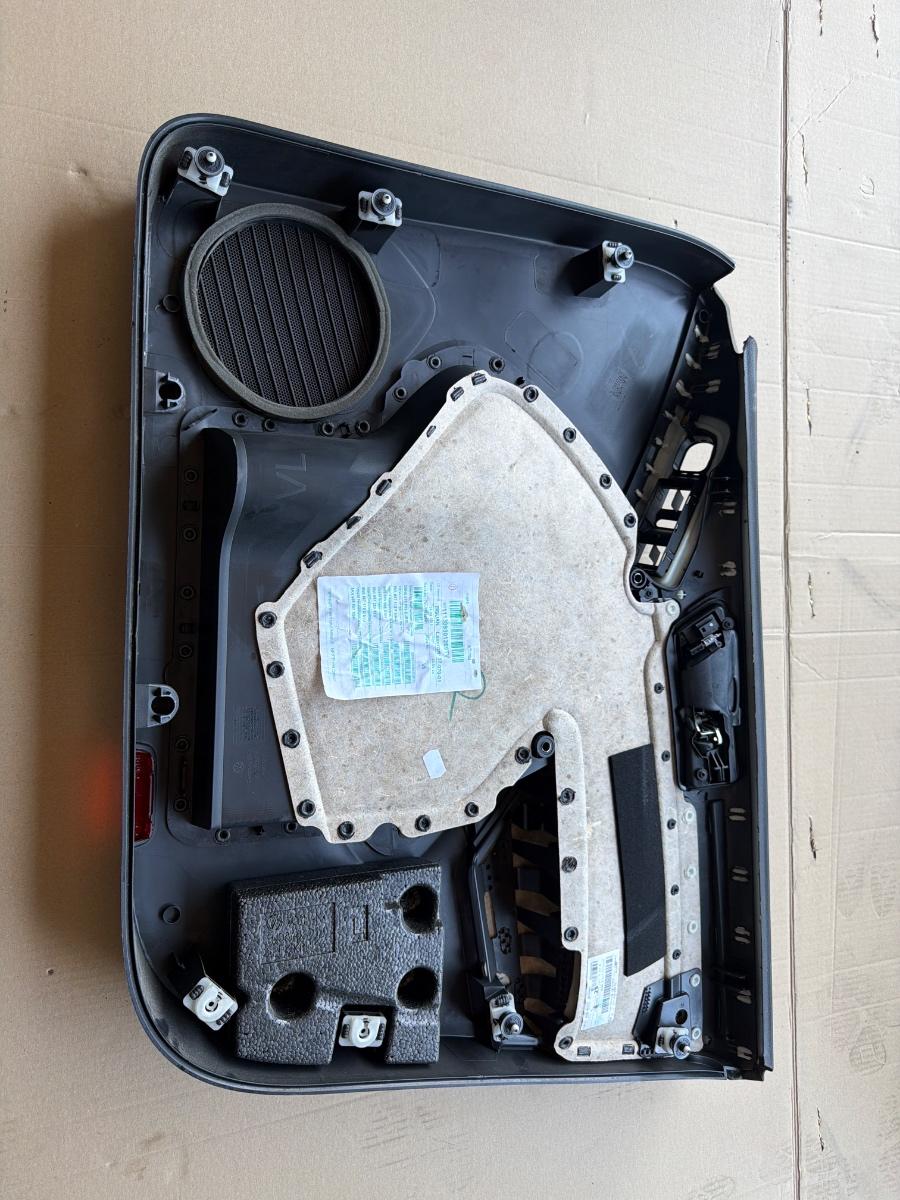 Tapiterie panou portiera fata stanga VOLKSWAGEN TIGUAN 5N_ 2007 - 2015 5N0837113F