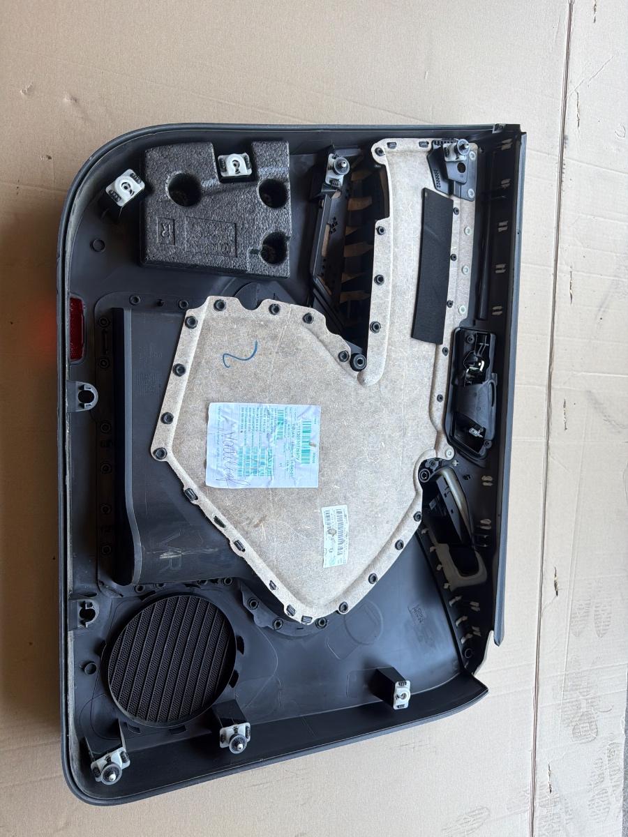 Tapiterie panou portiera fata dreapta VOLKSWAGEN TIGUAN 5N_ 2007 - 2015 5N1837114E