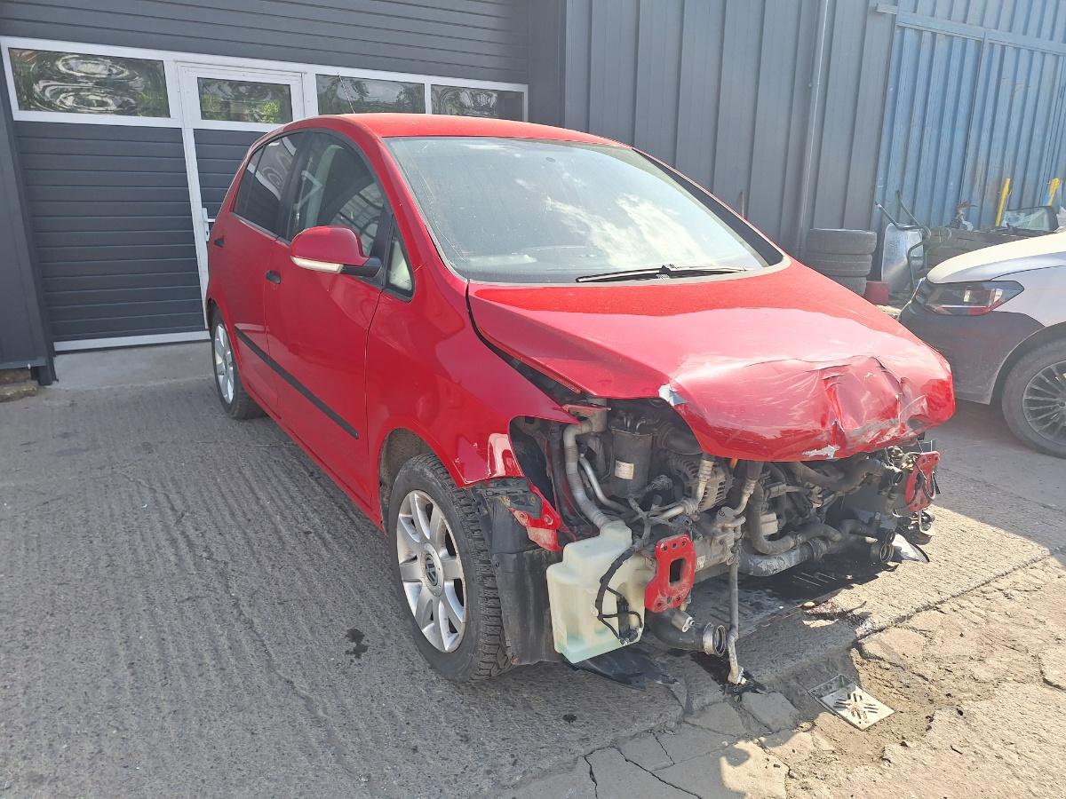 Dezmembrez VOLKSWAGEN GOLF PLUS 5M1, 521 2006 1.9 TDI BXE 77KW|105HP