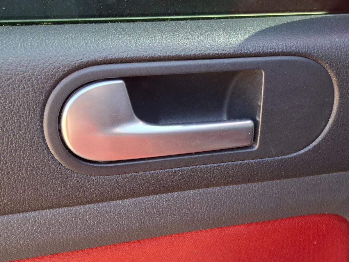 Maner interior portiera spate stanga VOLKSWAGEN GOLF PLUS 5M1, 521 2004 - 2013 1.9 1.9 TDI BKC, BLS, BXE