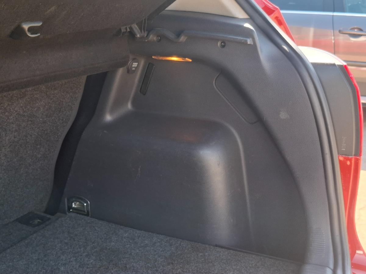 Panou capitonaj lateral portbagaj dreapta VOLKSWAGEN GOLF PLUS 5M1, 521 2004 - 2013 1.9 1.9 TDI BKC, BLS, BXE