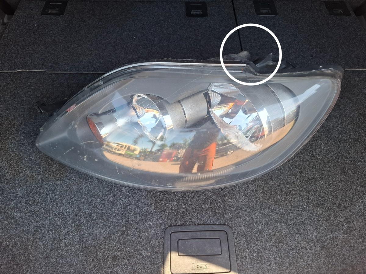 Far stanga cu halogen AVARIAT VOLKSWAGEN GOLF PLUS 5M1, 521 2004 - 2009