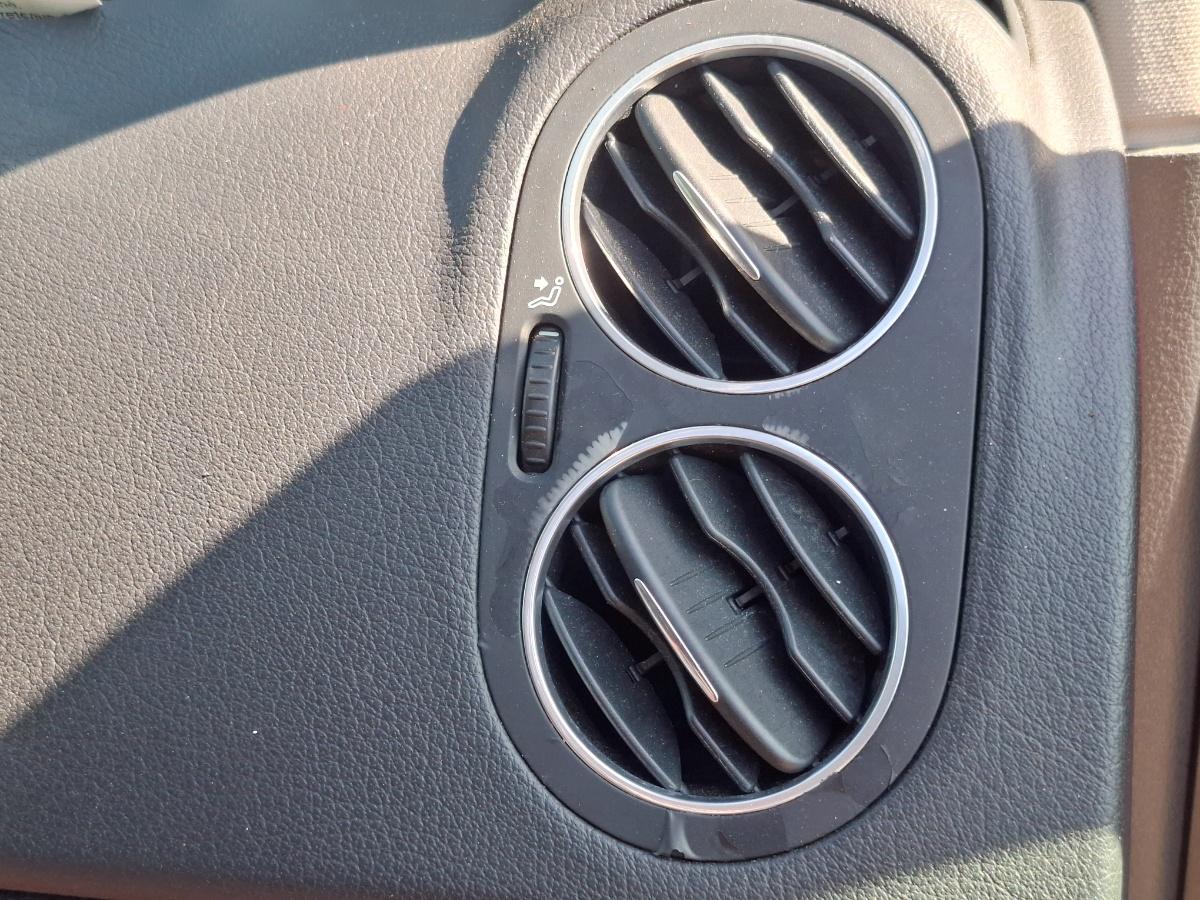Grilă de ventilație laterală panou de bord VOLKSWAGEN GOLF PLUS 5M1, 521 2006 1.9 TDI BXE 77KW|105HP 2006
