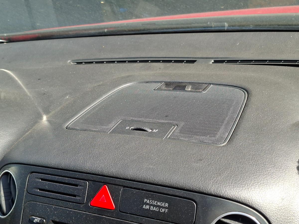Grilă de ventilație bord centrală VOLKSWAGEN GOLF PLUS 5M1, 521 2006 1.9 TDI BXE 77KW|105HP 2006