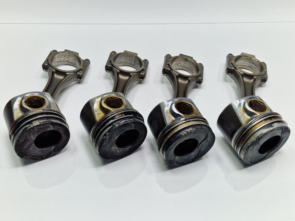 Pistoane cu biele VOLKSWAGEN GOLF V 1K1 2003 - 2009 1.9 TDI BLS MAHLE 038105401G