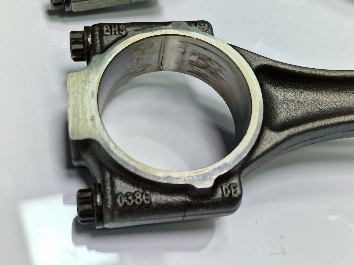 Pistoane cu biele VOLKSWAGEN GOLF V 1K1 2003 - 2009 1.9 TDI BXE MAHLE 038107065LG