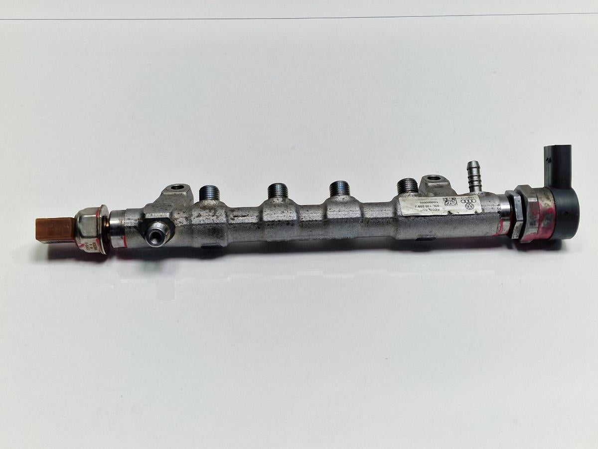 Rampa injectoare VOLKSWAGEN PASSAT 365 2010 - 2014 2.0 2.0 TDi BlueMotion CFFB 03L130089J