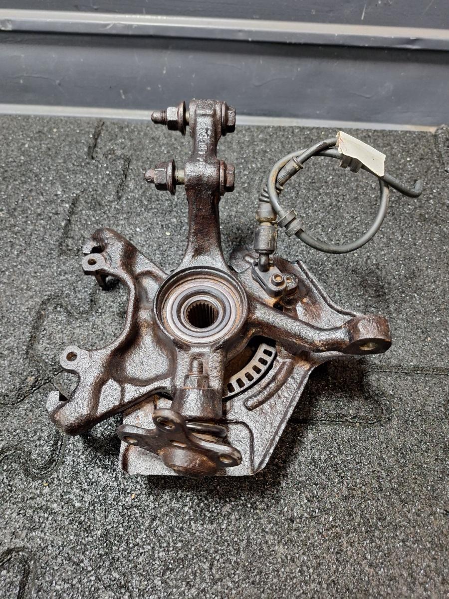 Fuzeta dreapta fata VOLKSWAGEN POLO 6N2 1999 - 2001 1.0 1.0 ALD, AUC 6N0407256B