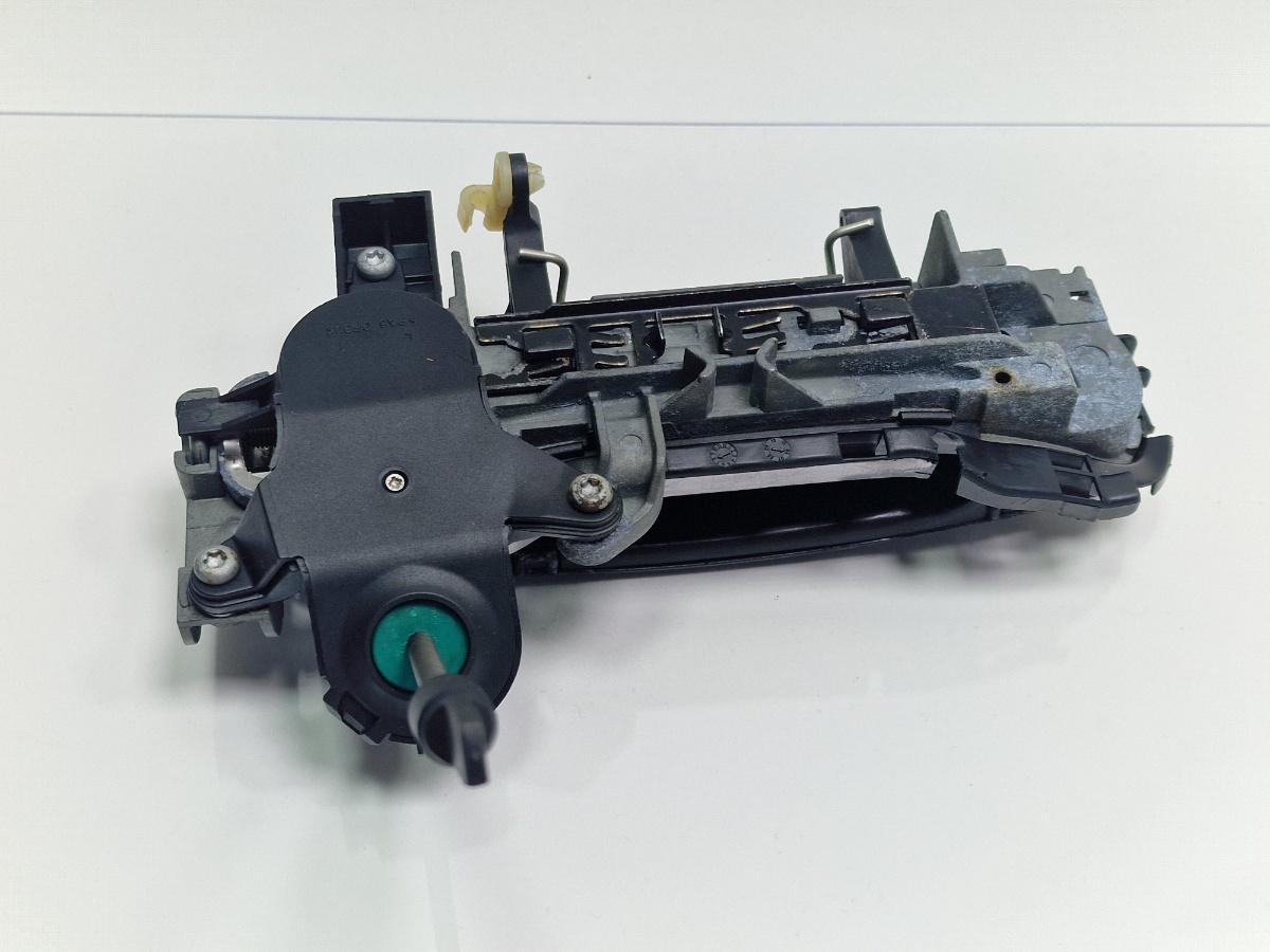 Maner/suport exterior usa stanga fata AUDI A4 III 8EC, B7 2004 - 2008 negru LZ9Y 8E1837207