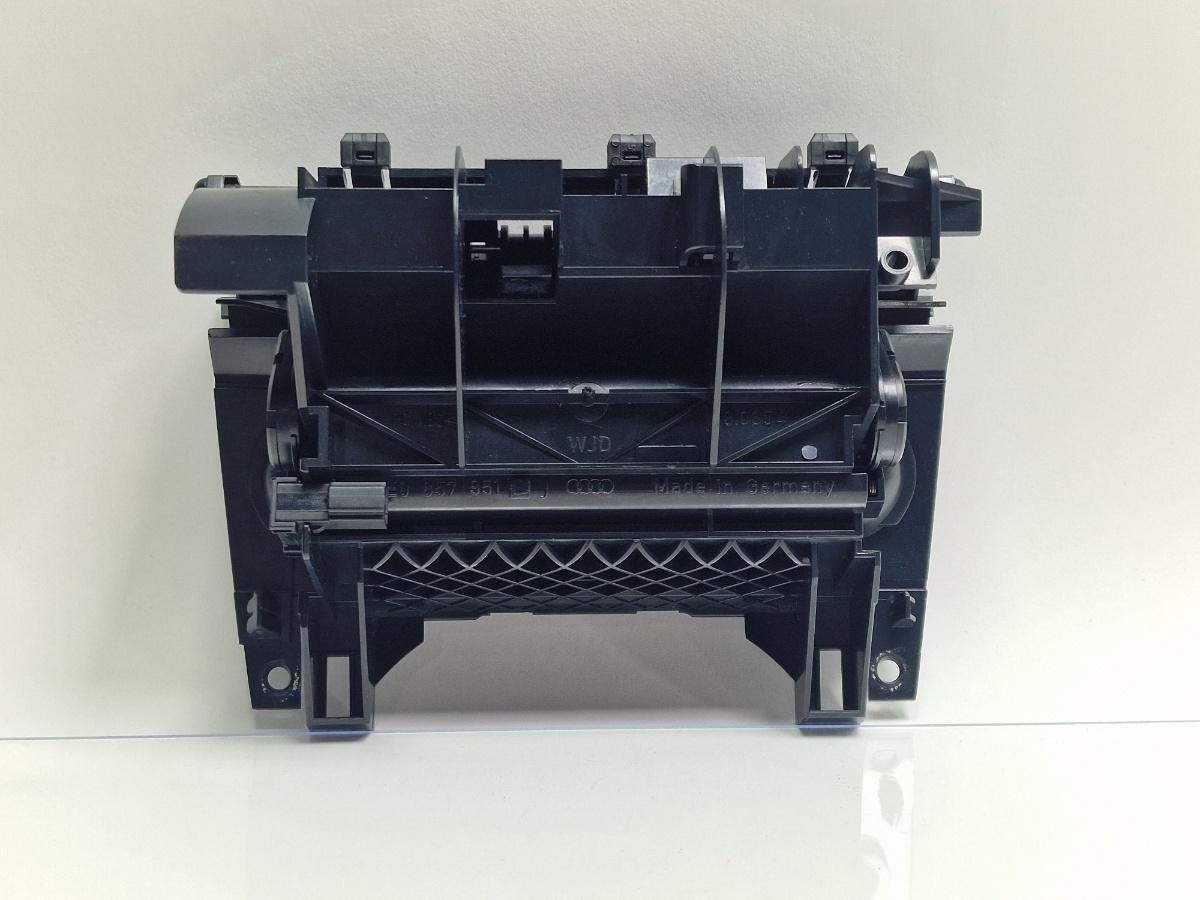Scrumiera fata AUDI A4 III 8EC, B7 2004 - 2008 2.0 2.0 TDI BPW 8E0857951J
