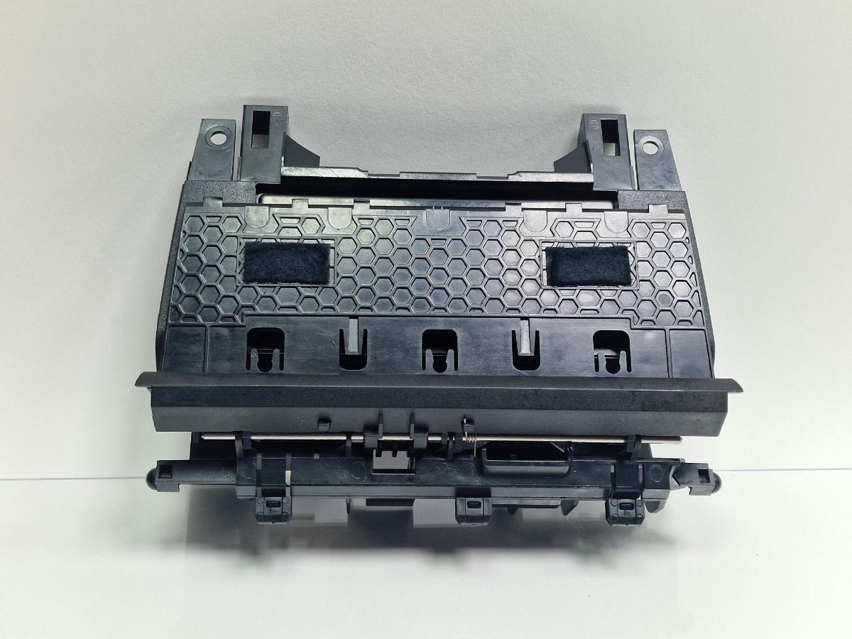 Scrumiera fata AUDI A4 III 8EC, B7 2004 - 2008 2.0 2.0 TDI BPW 8E0857951J