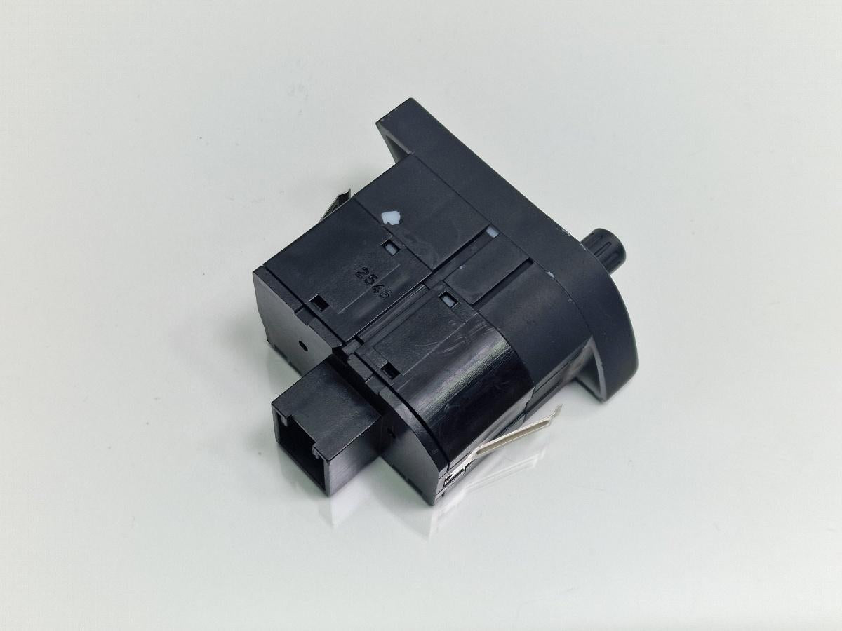 Dimmer AUDI A4 III 8EC, B7 2004 - 2008 2.0 2.0 TDI BPW 8E1919094C