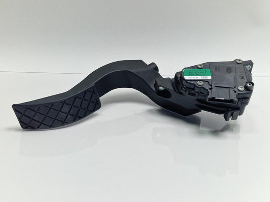 Pedala acceleratie AUDI A4 III 8EC, B7 2004 - 2008 2.0 TDI BPW HELLA 8E1721523C