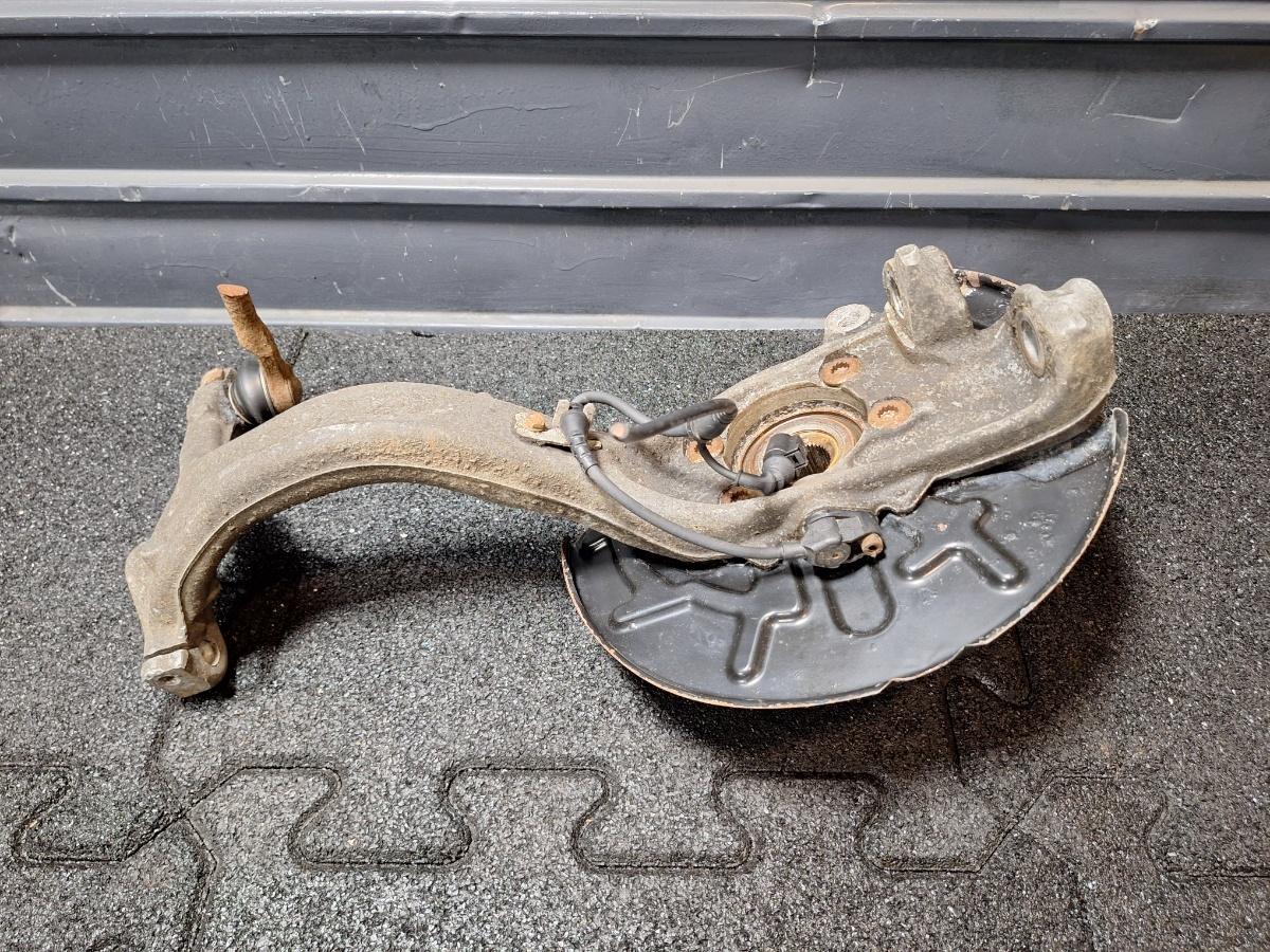 Fuzeta dreapta fata AUDI A4 III 8EC, B7 2004 - 2008 2.0 TDI BPW 8E0407254E