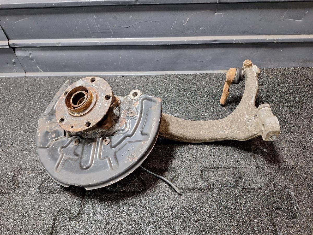 Fuzeta dreapta fata AUDI A4 III 8EC, B7 2004 - 2008 2.0 TDI BPW 8E0407254E