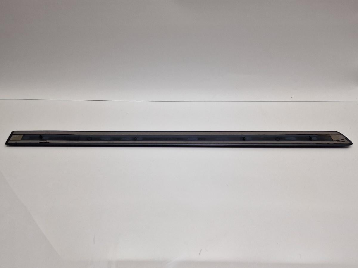 Bandou inferior usa stanga spate AUDI A4 III 8EC, B7 2004 - 2008 negru LZ9Y 8E0853963