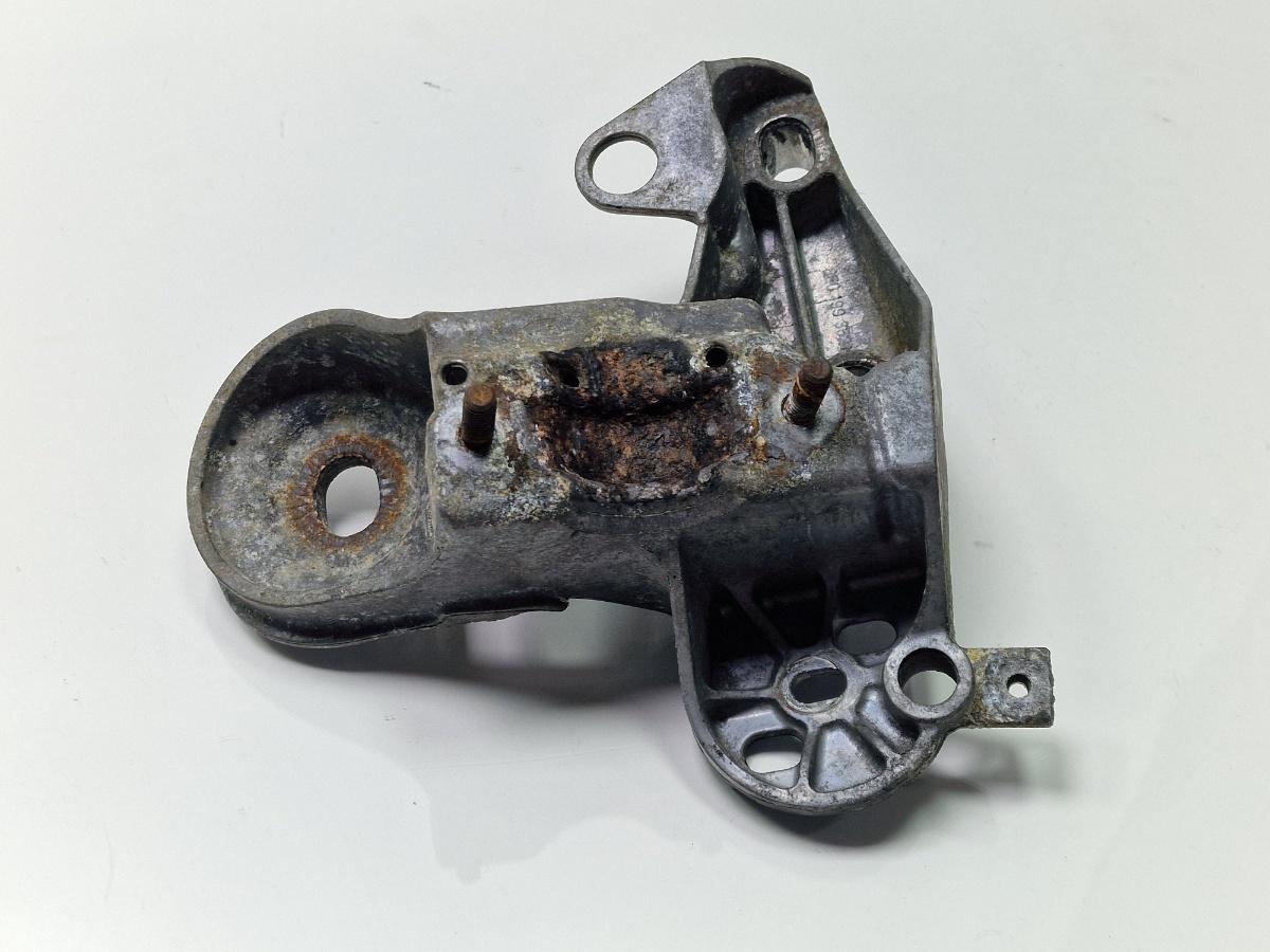 Suport bara stabilizatoare dreapta fata AUDI A4 III 8EC, B7 2004 - 2008 2.0 TDI BPW 8E0199352N