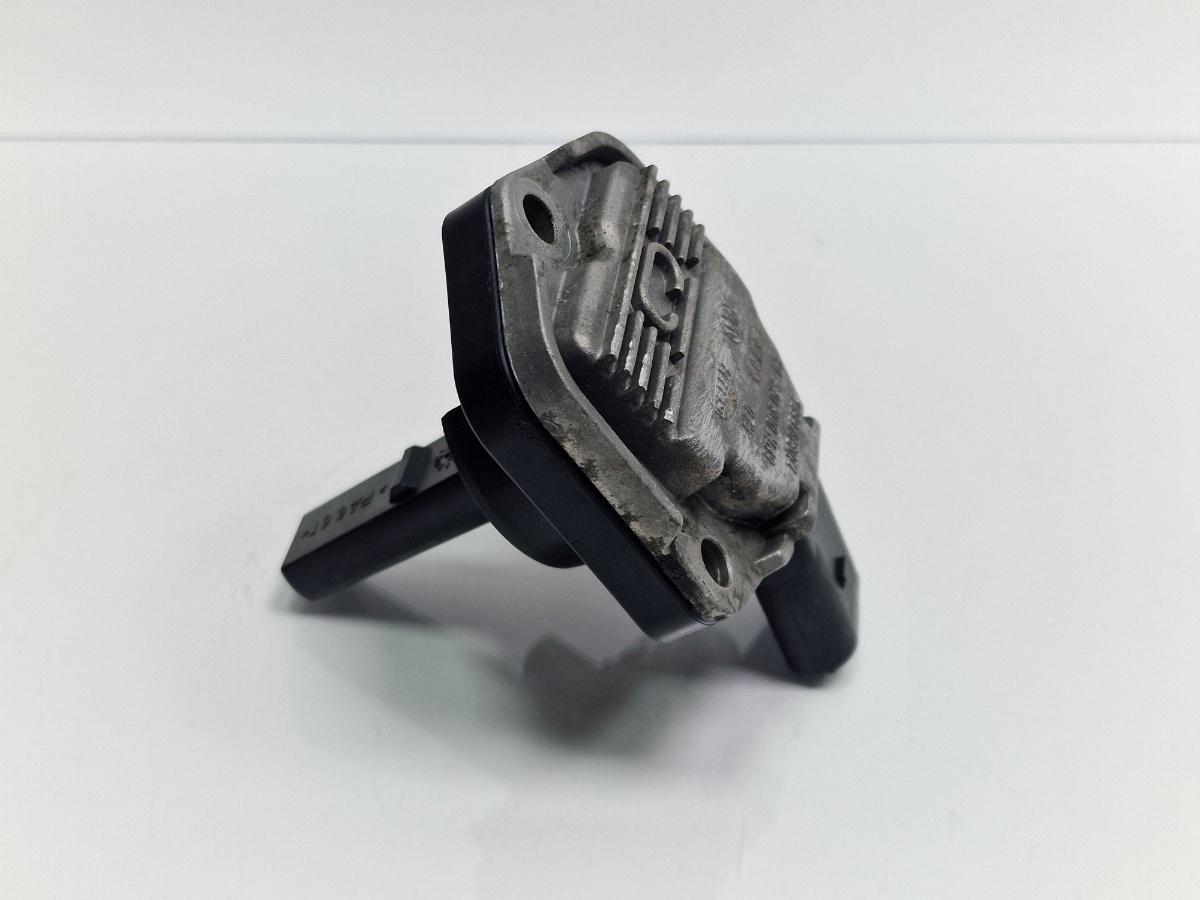 Senzor nivel ulei VOLKSWAGEN GOLF V 1K1 2003 - 2009 1.9 TDI BKC HELLA 6PR 008 077-03 1J0907660C