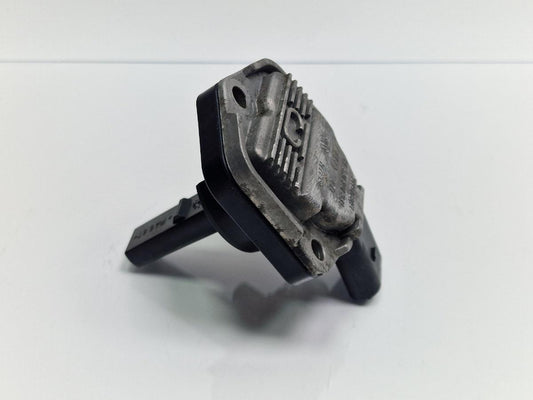 Senzor nivel ulei VOLKSWAGEN GOLF V 1K1 2003 - 2009 1.9 TDI BKC HELLA 6PR 008 077-03 1J0907660C