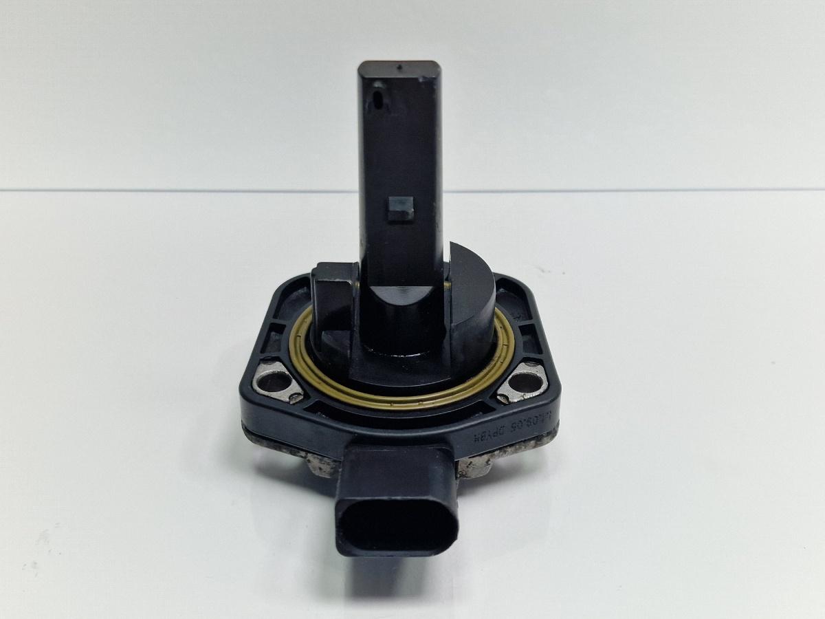 Senzor nivel ulei VOLKSWAGEN GOLF V 1K1 2003 - 2009 1.9 TDI BKC HELLA 6PR 008 077-03 1J0907660C