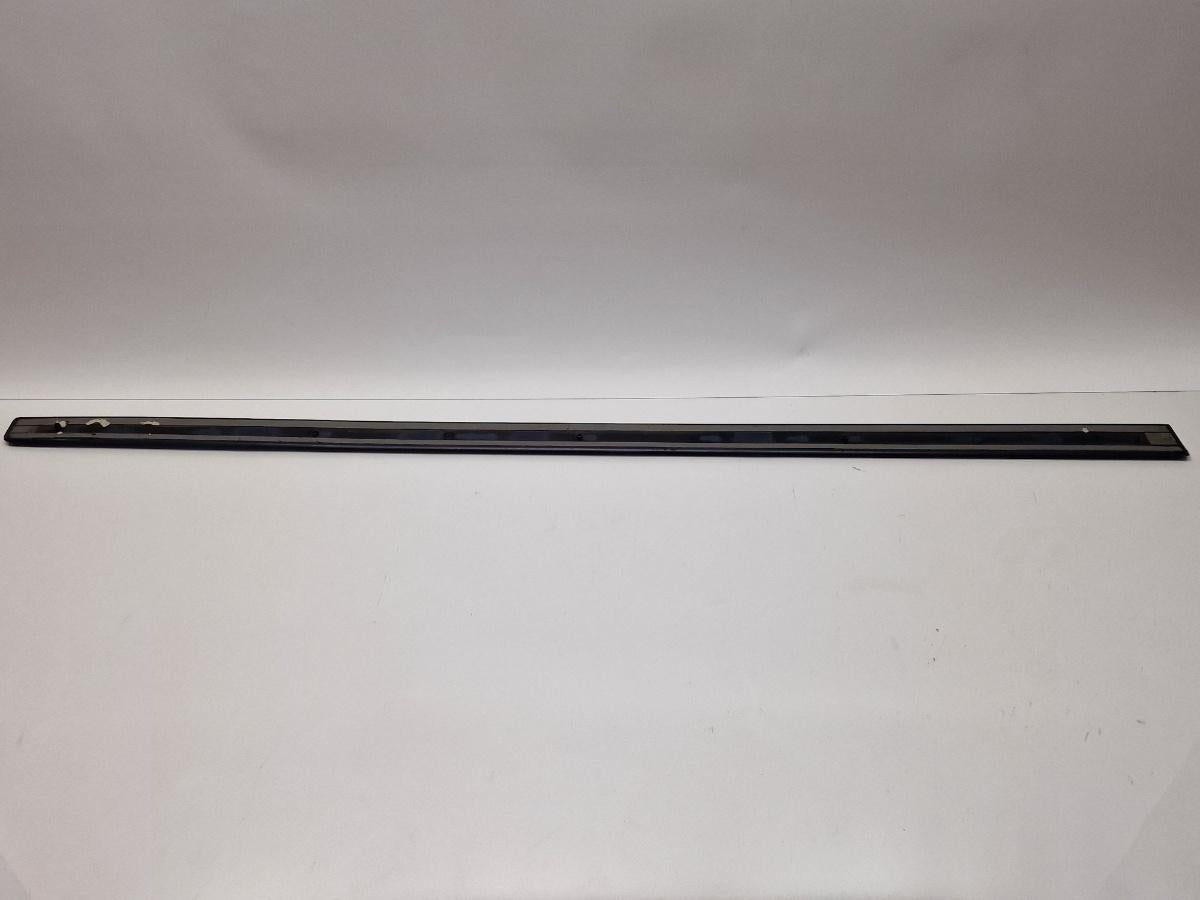 Bandou superior usa stanga fata AUDI A4 III 8EC, B7 2004 - 2008 negru LZ9Y 8E0853953