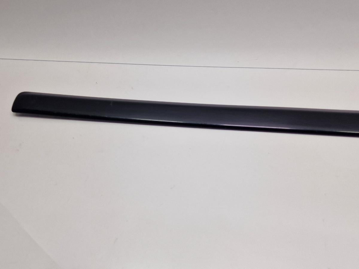 Bandou superior usa stanga fata AUDI A4 III 8EC, B7 2004 - 2008 negru LZ9Y 8E0853953