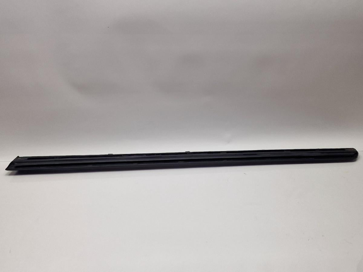 Bandou inferior usa stanga fata AUDI A4 III 8EC, B7 2004 - 2008 negru LZ9Y 8E0853959C