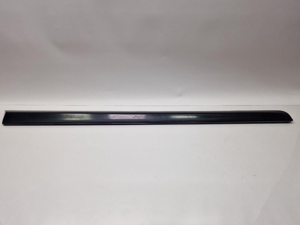 Bandou inferior usa stanga fata AUDI A4 III 8EC, B7 2004 - 2008 negru LZ9Y 8E0853959C