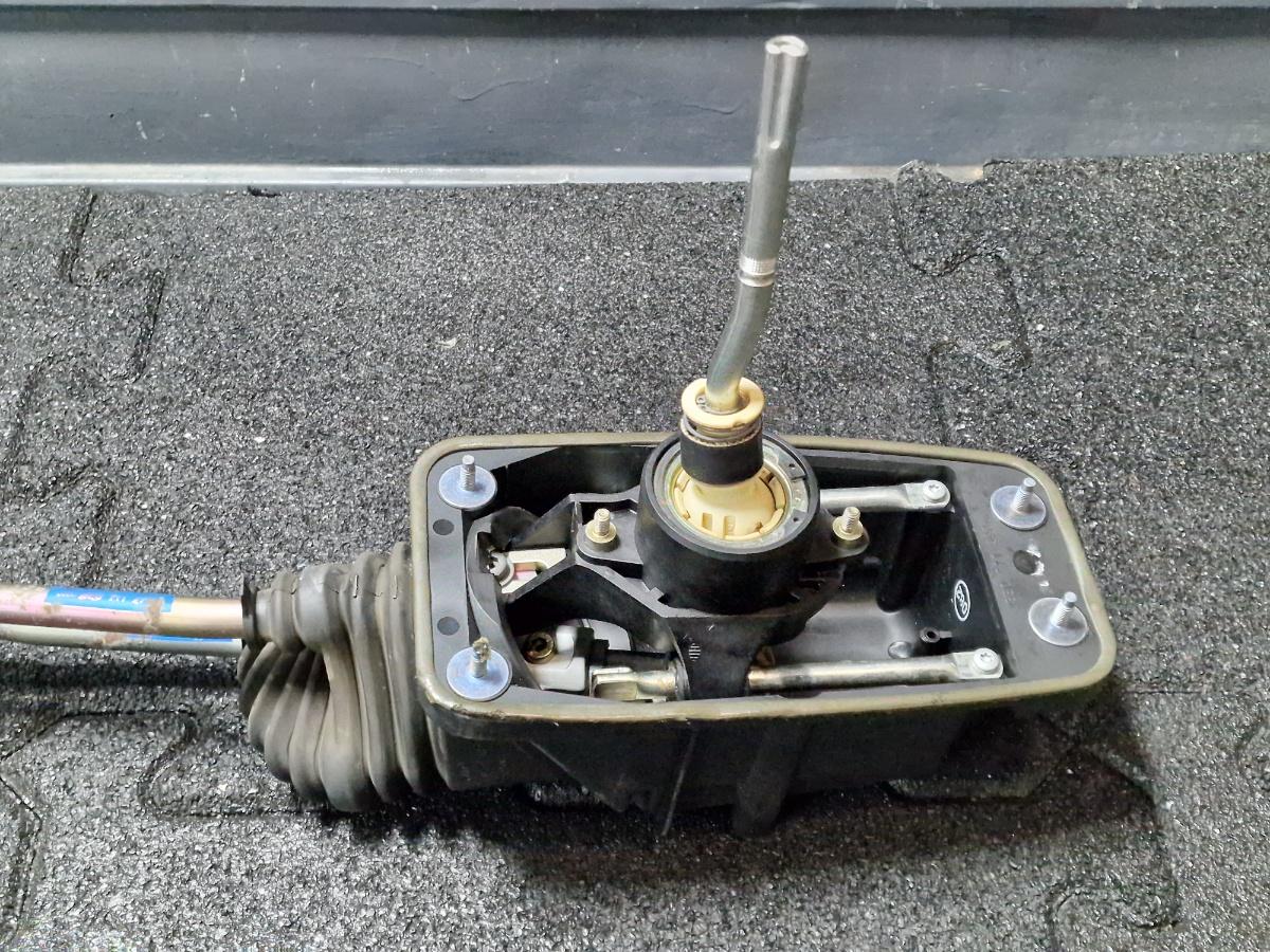 Timonerie AUDI A4 III 8EC, B7 2004 - 2008 2.0 TDI BPW 8E0711055P