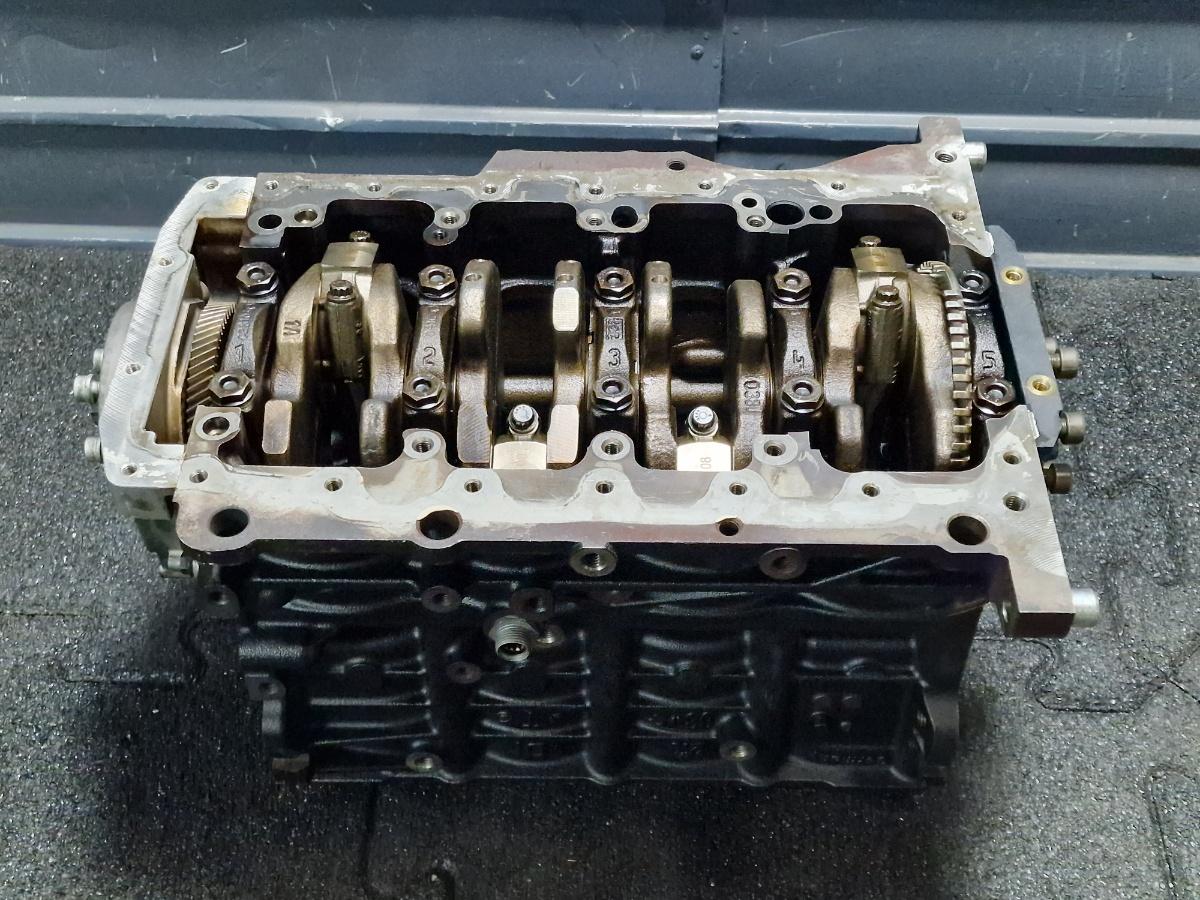 Bloc motor ambielat AUDI A4 III 8EC, B7 2004 - 2008 2.0 TDI BPW 03G021T