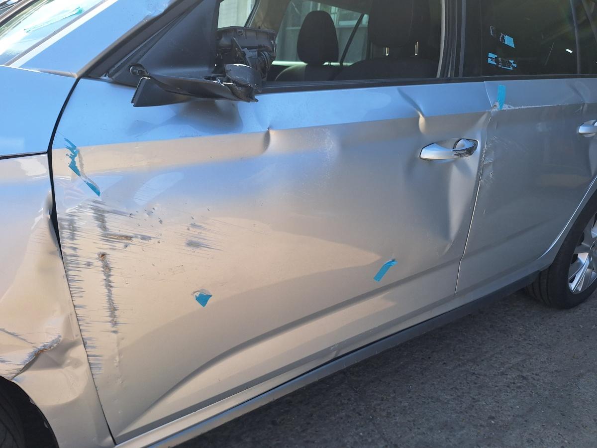 Usa Portiera fata stanga avariata SKODA KAMIQ [ 2018 -> ] 1.5 TSI ACT EVO DPCA