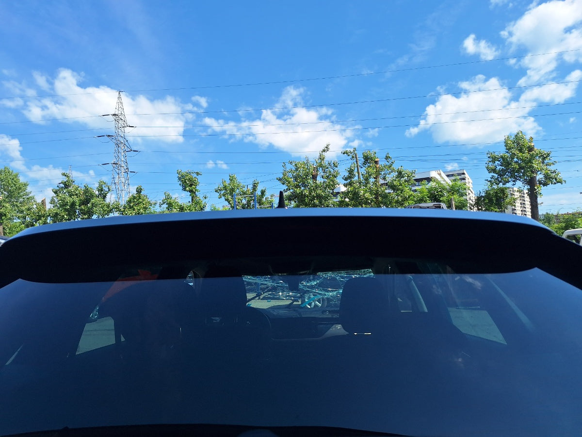 Eleron hayon geam spate SKODA KAMIQ 2018 - 2026 , gri LA7W