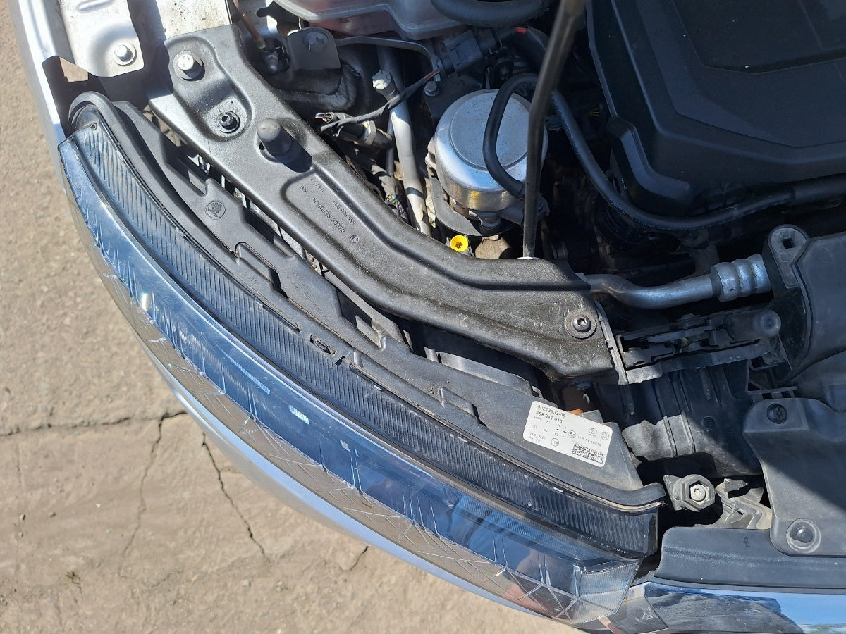 Far dreapta SKODA KAMIQ AVARIAT [ 2018 -> ] 1.5 TSI ACT EVO DPCA 658941016