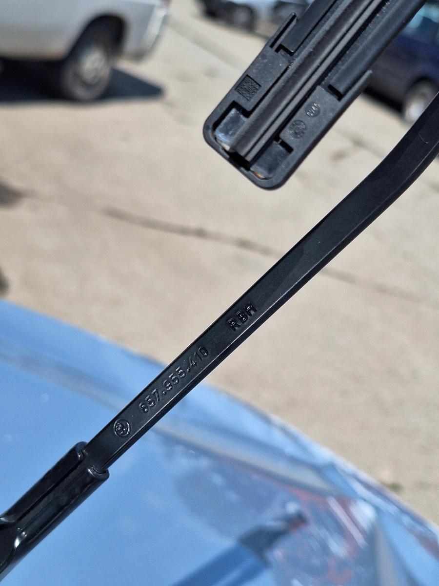 Brat stergator parbriz dreapta SKODA KAMIQ [ 2018 -> ] 1.5 TSI ACT EVO DPCA 657955410